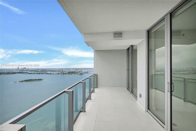 Foto del edificio - 2900 NE 7th Ave