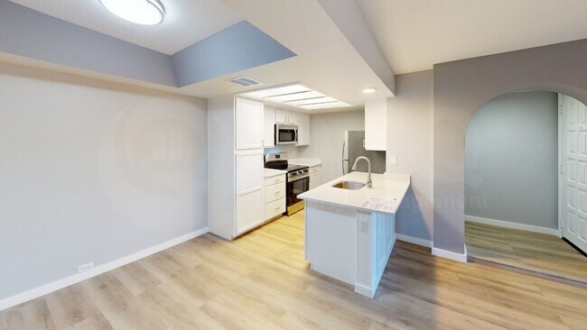 Building Photo - 10410 N Cave Creek Rd