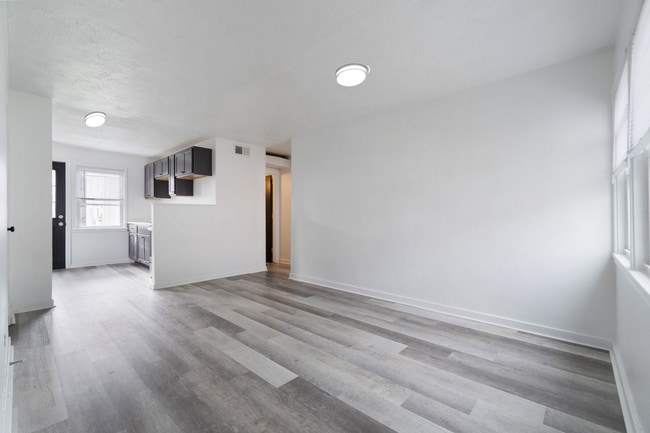 Foto del edificio - Secure this 4BR Townhouse today!