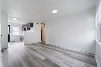 Building Photo - 28 Midland Heights Cir