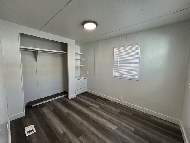 Foto del edificio - 500 S Main St