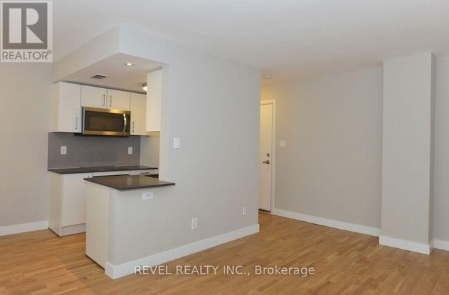 Building Photo - 99 Tyndall Ave