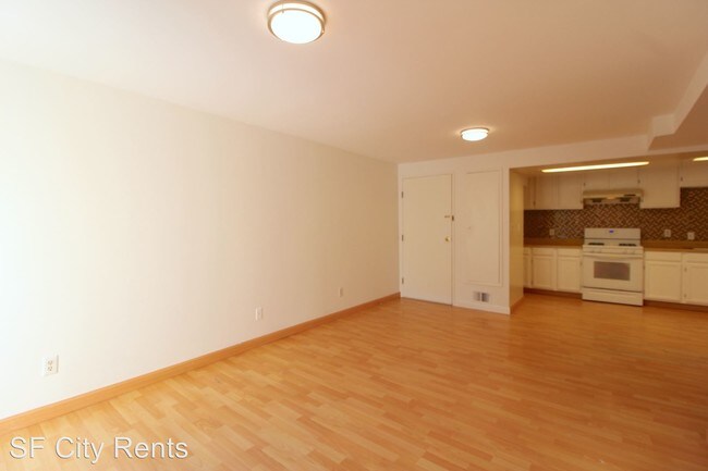 Building Photo - 592 39th Ave