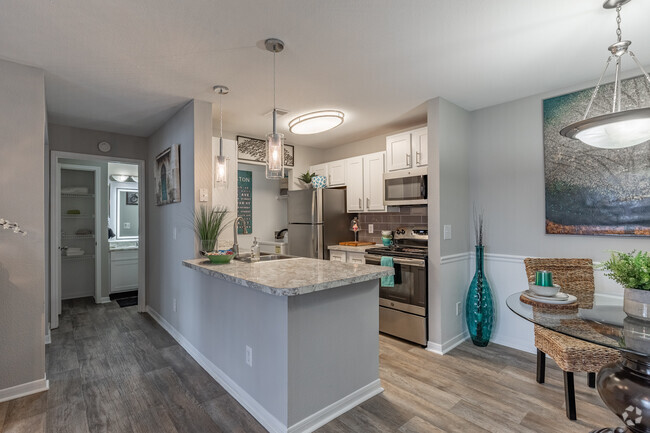 2BR, 2BA - 1,094SF - Kitchen - Reserve @ Harpers Point