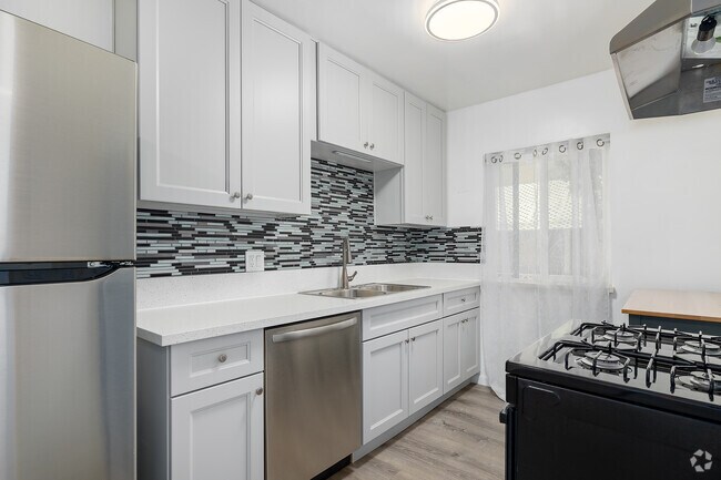 1 dormitorio, 1 baño - 650 pies cuadrados - 7162 Hawthorn Ave
