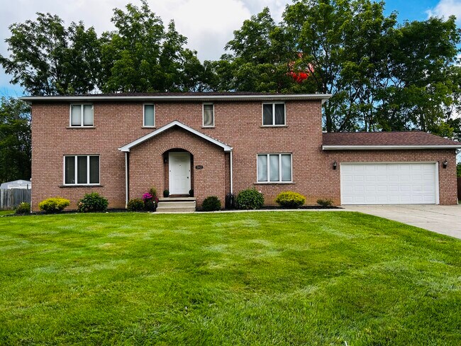 Building Photo - 7012 Joanne Cir N
