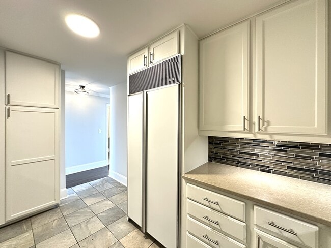 Foto del edificio - 1335 N Dearborn St