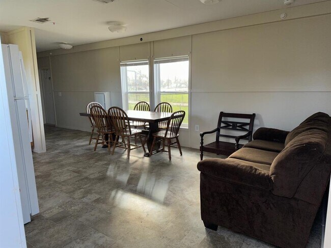 Foto del edificio - 7588 Farm to Market Rd 1459