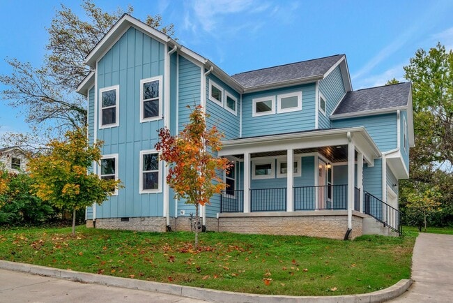 Building Photo - Modern 4 Bedroom/ 3 Bath Home in East Nash...
