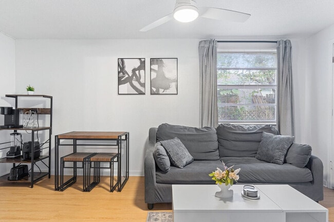 Building Photo - 3903 E Powhatan Ave