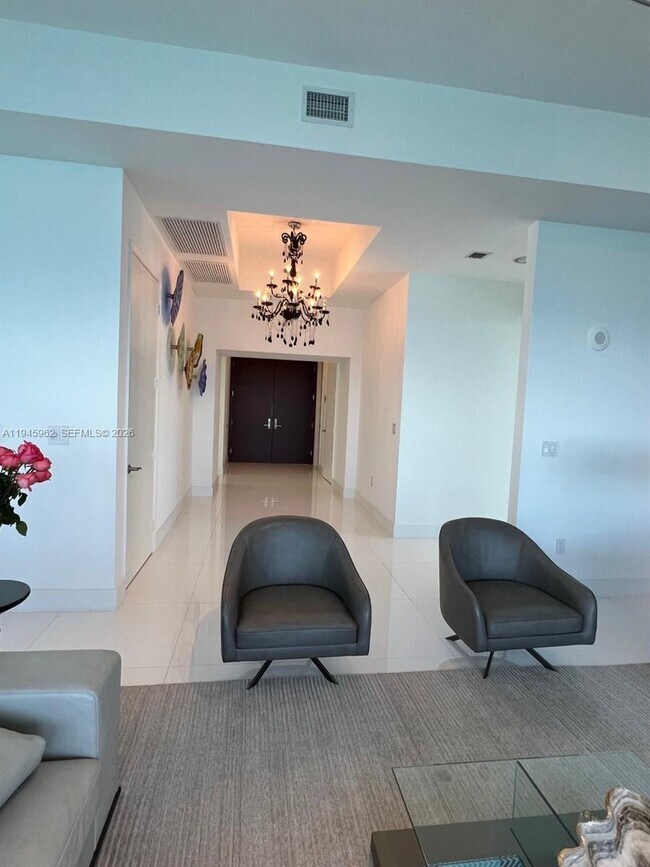 Foto del edificio - 15811 Collins Ave