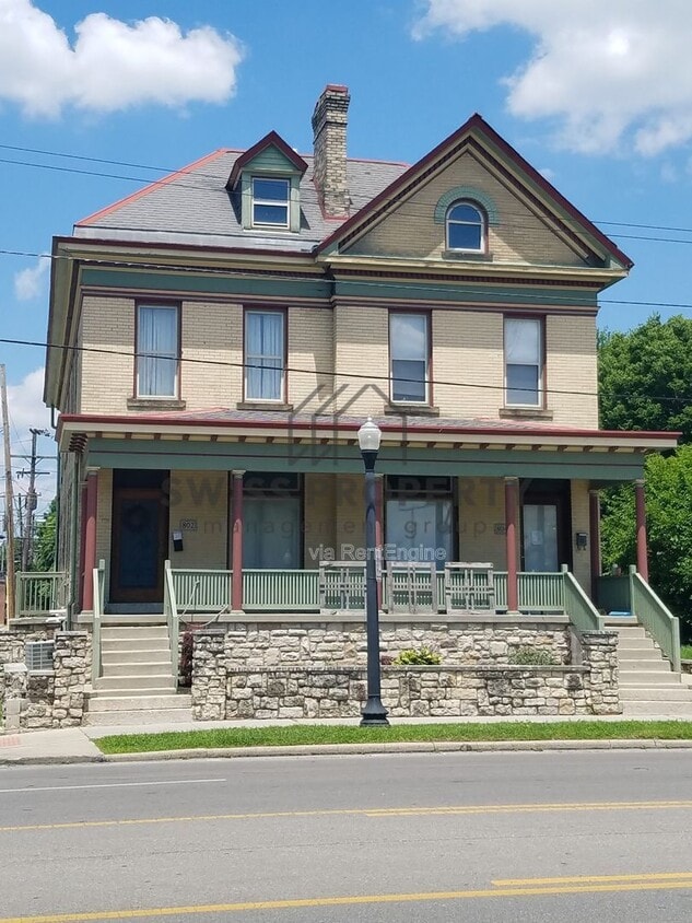 Primary Photo - 804 1/2 E Main St