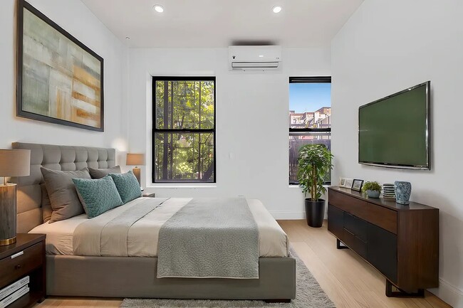 Building Photo - 107 First Avenue