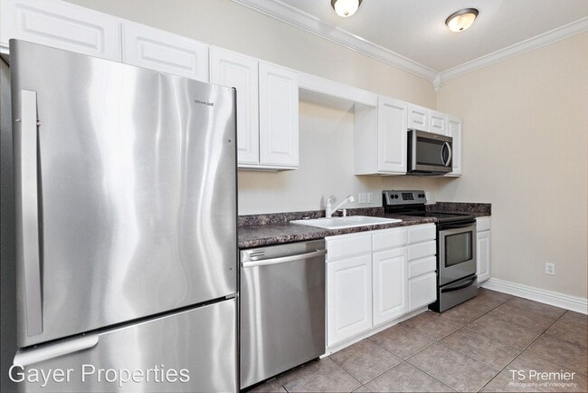 Building Photo - 523 N Storer Ave