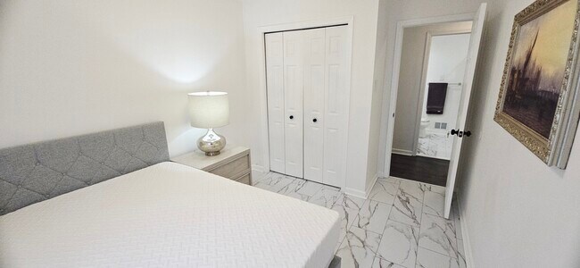 Foto del edificio - 8 Highlands Ct