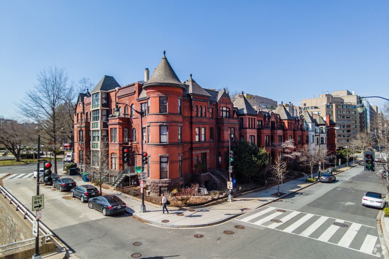Building Photo - 2205 K Street Apartments