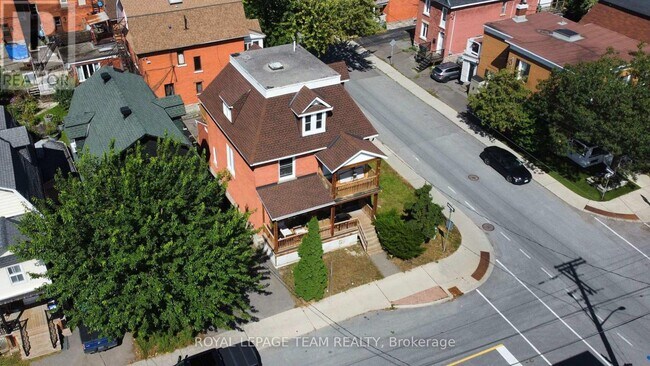 Building Photo - 531 McLeod St