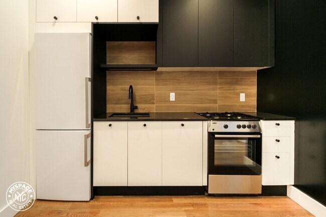 Foto del edificio - 406 Cornelia St