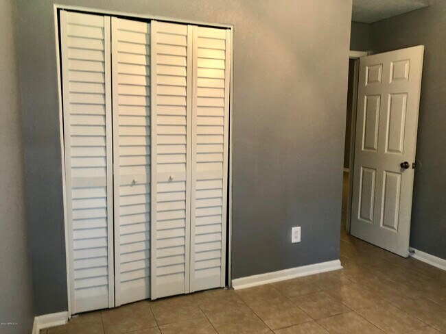Building Photo - 8276 San Jose Manor Ct