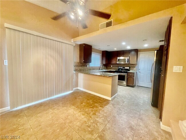 Foto del edificio - 2489 Marlene Way