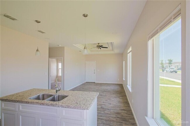 Foto del edificio - 5601 Sandpiper Ave