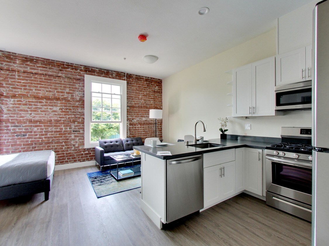 Foto principal - bedroom in Hayward CA 94541