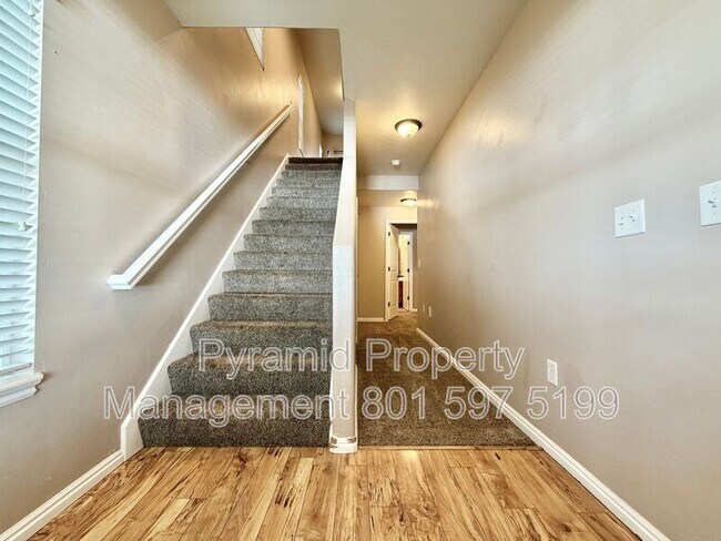 Building Photo - 14791 S Chandlerpoint Way