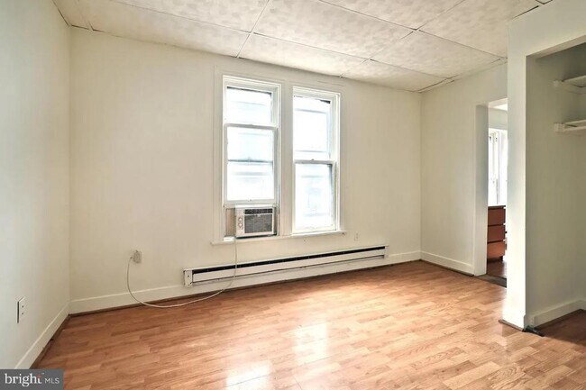 Foto del edificio - 504 Baltimore St