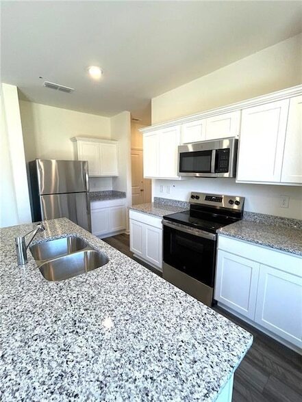 Foto del edificio - 24 Rowlett Pl