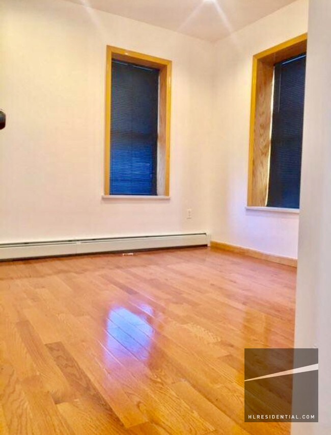 Foto del edificio - 3320 23rd St