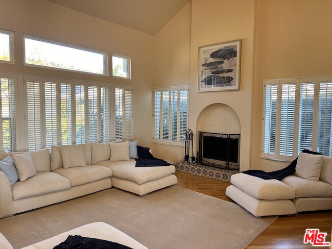 Building Photo - 23208 W Paloma Blanca Dr