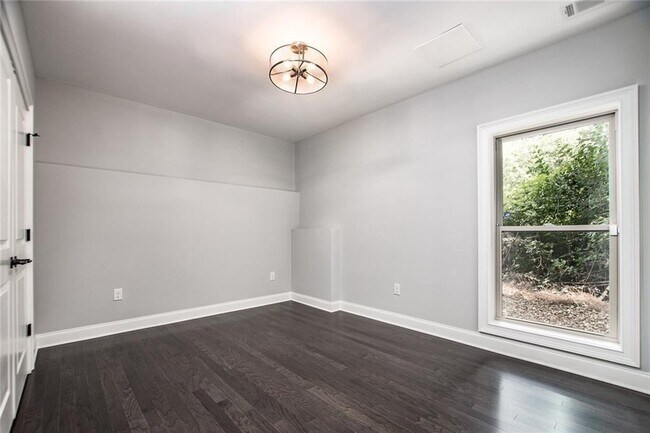 Foto del edificio - 338 7th St NE