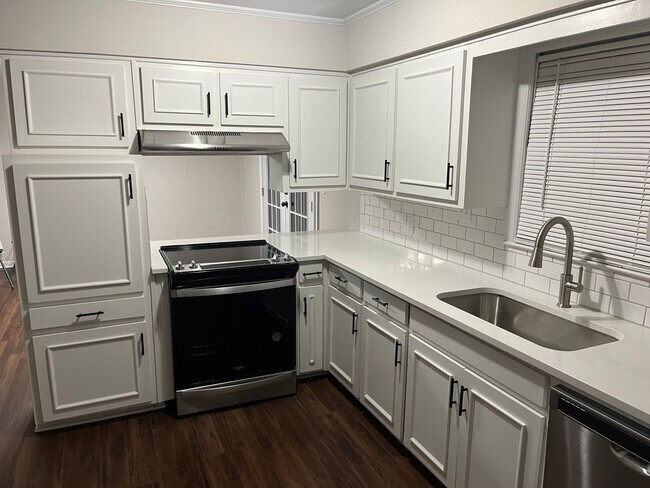 Foto del edificio - Holiday Special Save $800.00