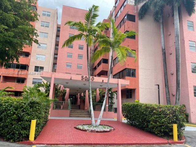 Foto principal - 5050 NW 7th St