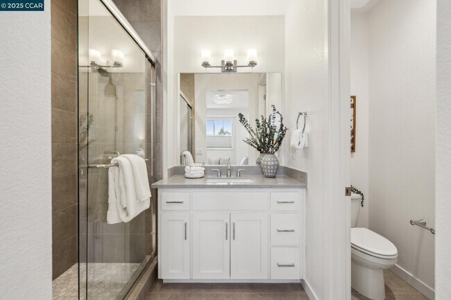 Foto del edificio - 48 Riverbend Ln