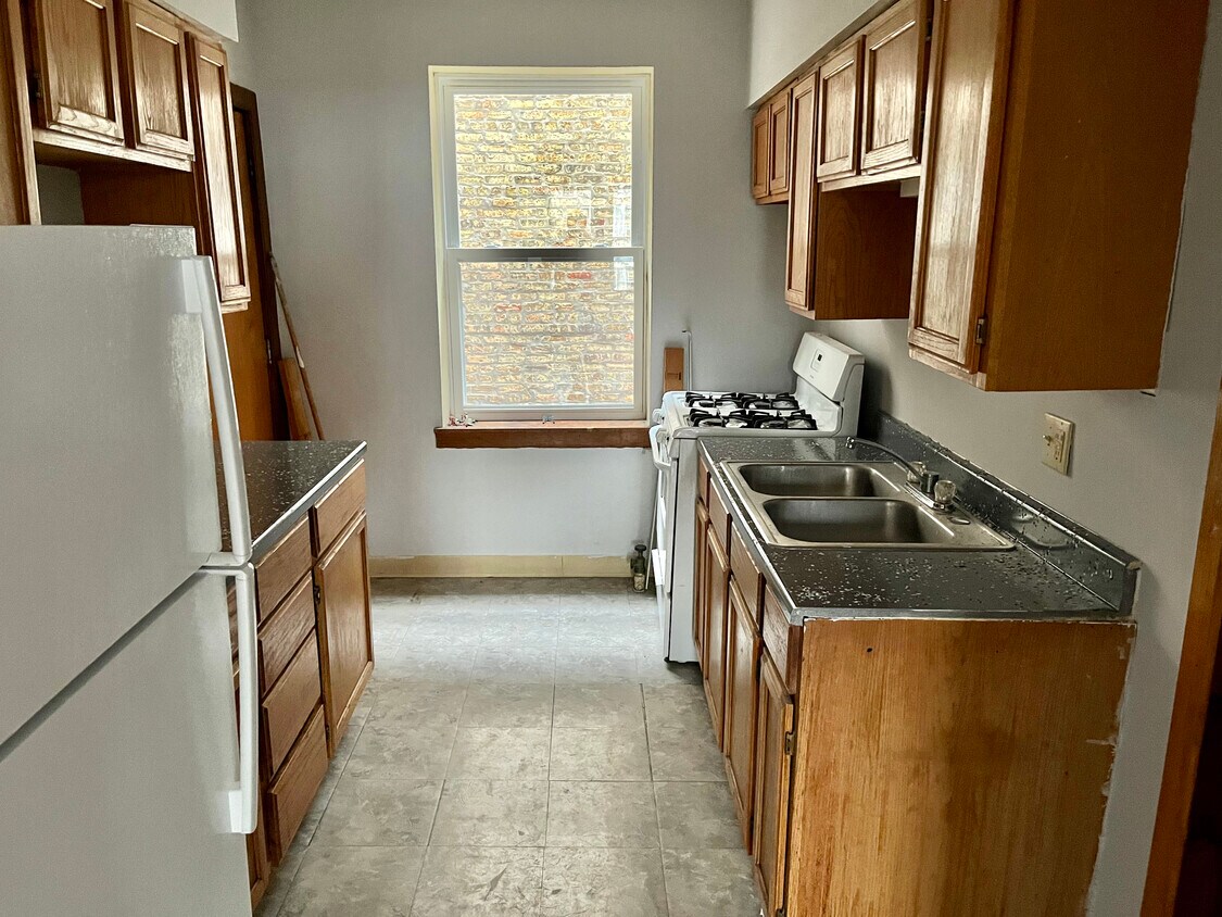 Kitchen - 302 N Menard Ave