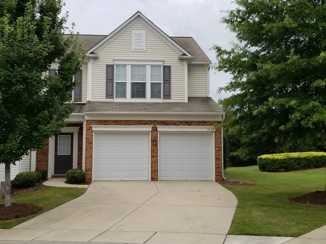 Foto principal - 3BR/2.5BA Townhome in Prim Ballantyne Loca...