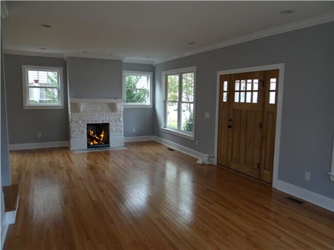 Foto del edificio - Fully Renovated East Nashville Bungalow