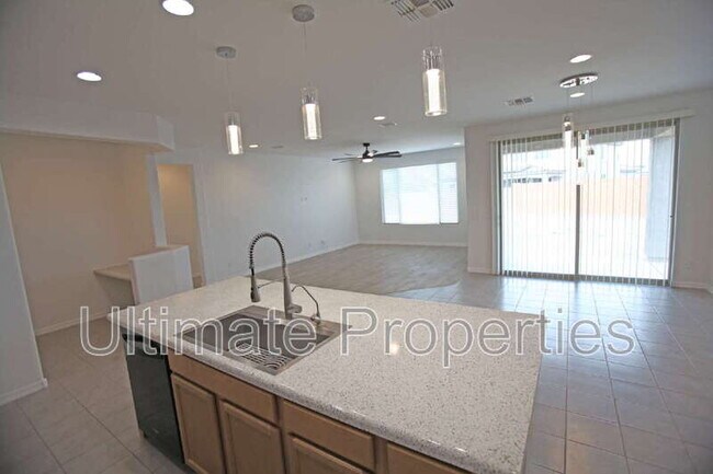 Foto del edificio - 25976 W Louise Dr