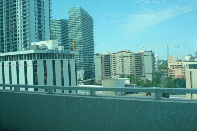 Building Photo - 951 Brickell Ave