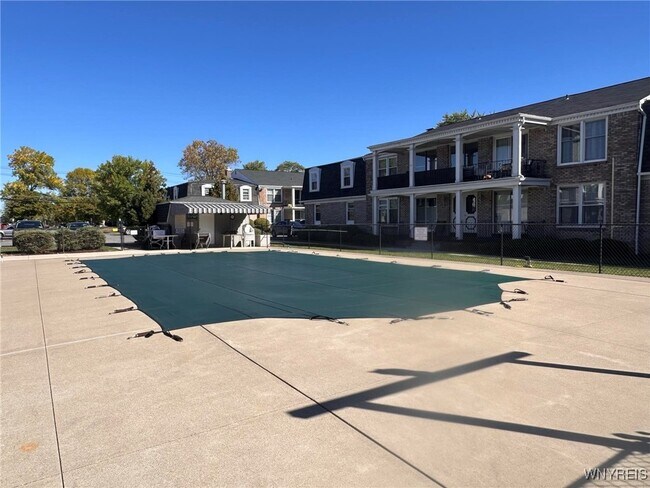 Foto del edificio - 69 Henel Ave