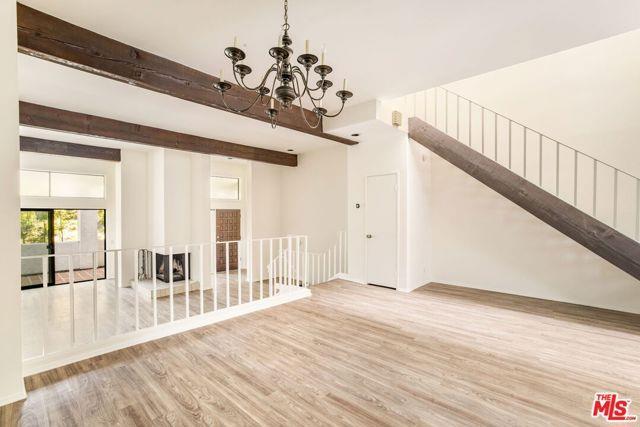 Building Photo - 1559 Palisades Dr