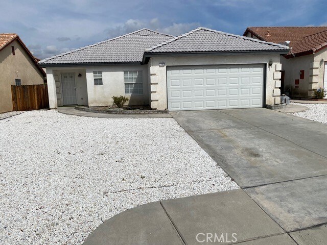 Foto principal - 27628 Powell Dr