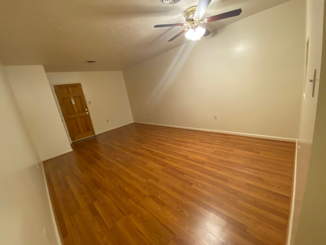 2640 Valley Ave Unit Utilities Included, Winchester, VA 22601