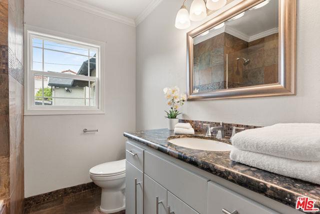 Foto del edificio - 419 S Almont Dr