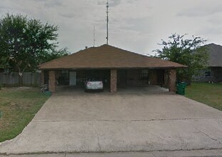 Building Photo - 4013 Peperport Dr