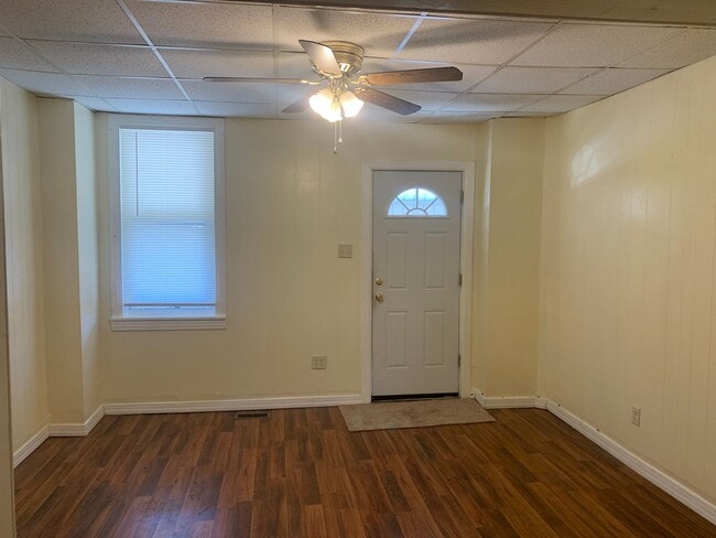 Building Photo - 4 Bedroom with Parking -York City SD