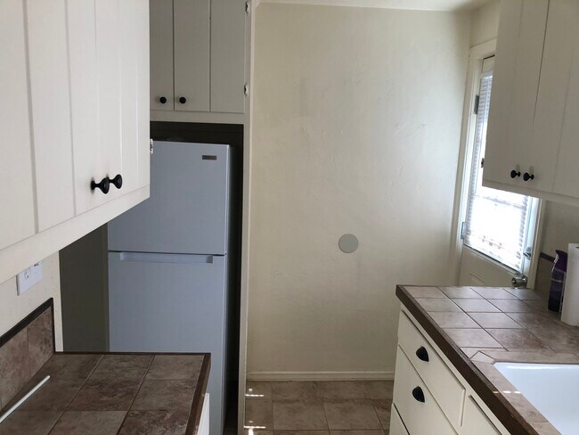 Foto del edificio - 208 Meadow Ln