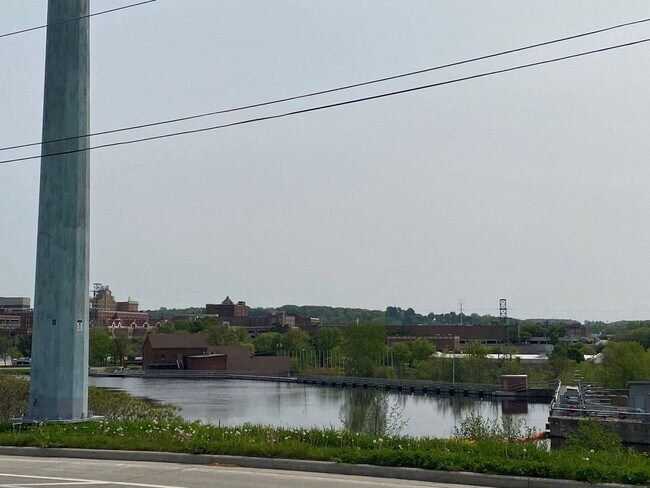 Foto del edificio - 526 S 1st Ave