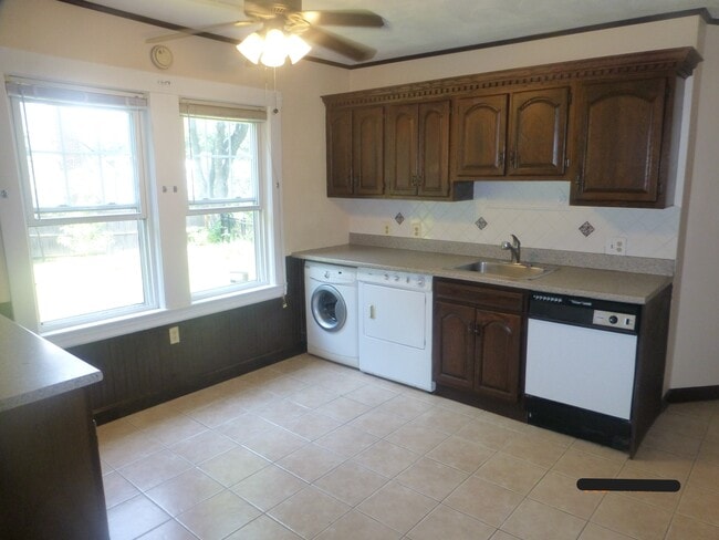 washer, dryer, disposal & dish washer - 43 Goethe St